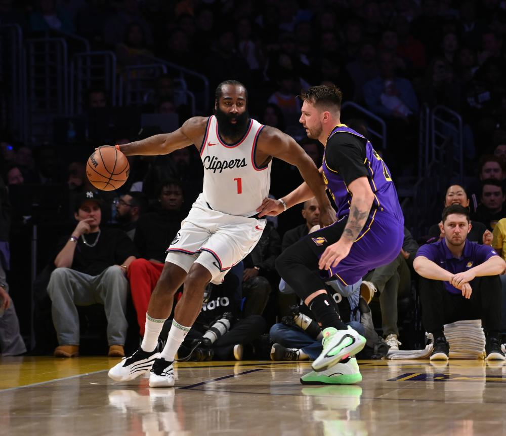 巴萨考虑引 巴萨考虑引