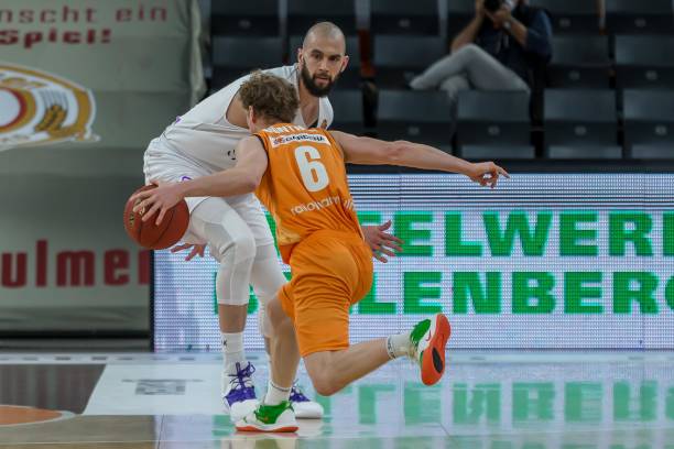 队内教练透 队内教练透